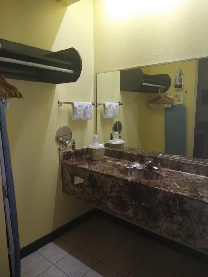 Surestay Hotel By Best Western מישן מראה חיצוני תמונה