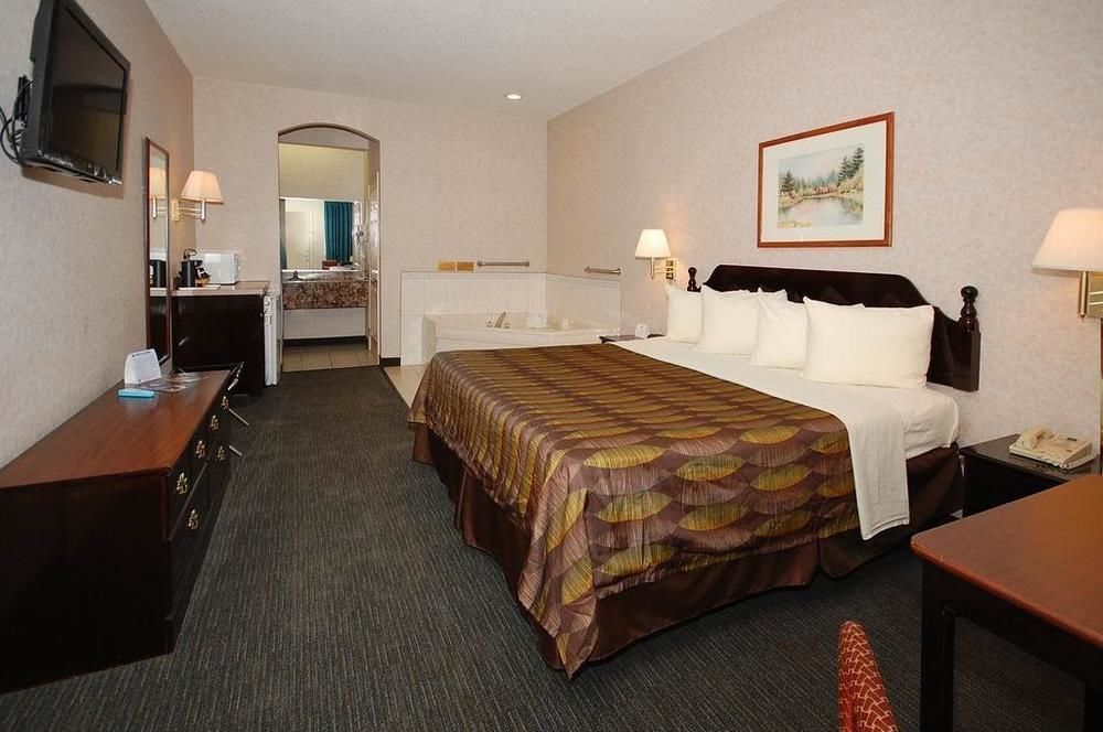 Surestay Hotel By Best Western מישן מראה חיצוני תמונה